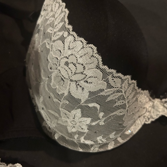 36D bra and matching panty set - Picture 7 of 8